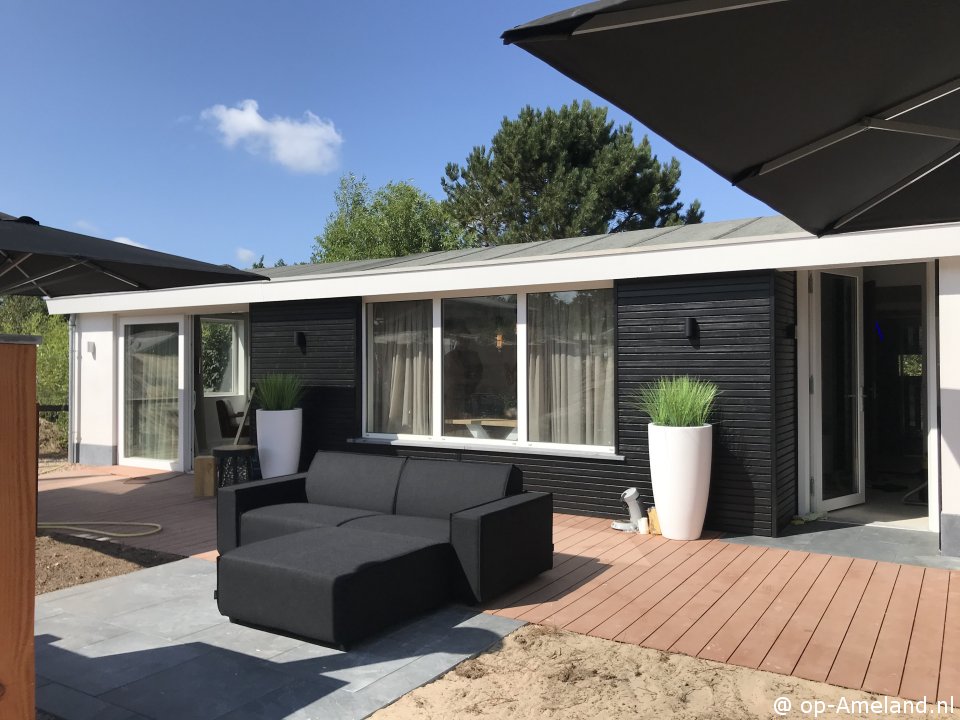 buitenaanzicht Wellness Villa 99